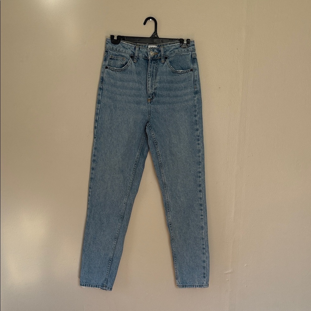 BDG High-Rise Straight-Leg Jeans in Light Blue Wash